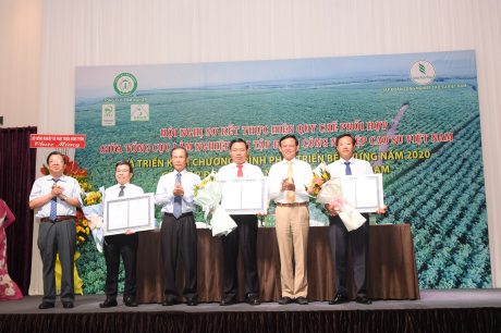 Trao chứng chỉ rừng bền vững cho Cao su Phú Riềng, Dầu Tiếng, Bình Long